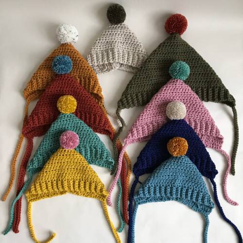 Handmade Crochet Baby Bonnet with Pompom: Unisex Newborn Gift