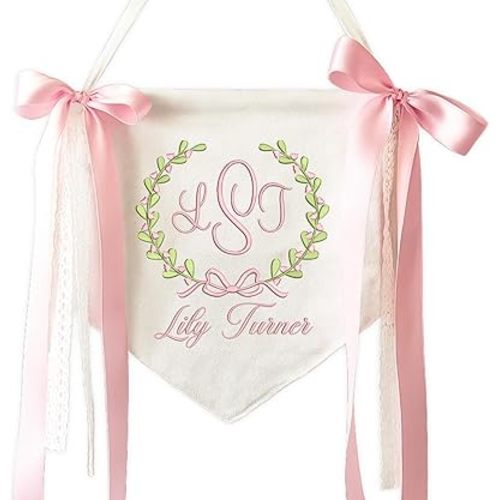 Embroidered Baby Name Sign with Bows Personalized Baby Announcement Sign Newborn Baby Banner Baby Hospital Name Sign Canvas Hanging Pennant Flag Custom Infant Baby Name Baby Shower Banner (01)