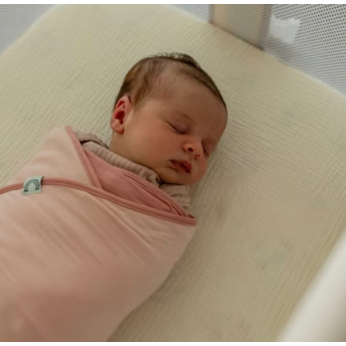 b.e.s.t. swaddle - Ballerina Pink