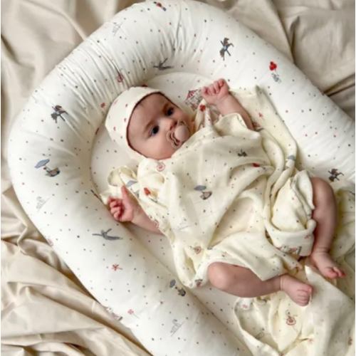 Carrousel baby wedge