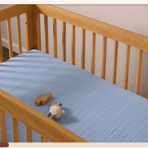 Crib Sheet in GOTS Certified Organic Muslin Cotton