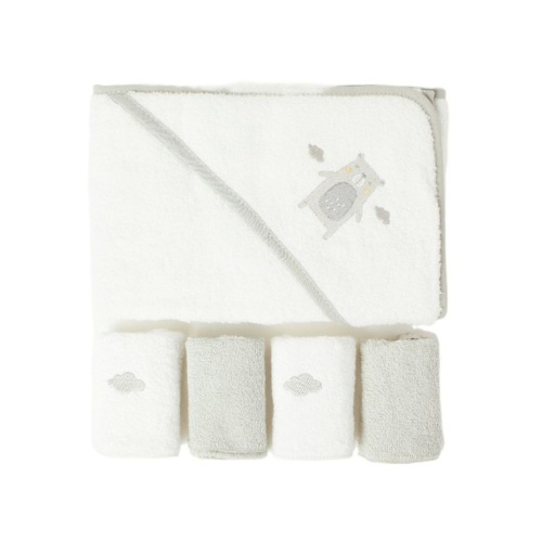 Hooded Towel And 4 Piece Washer Set in White