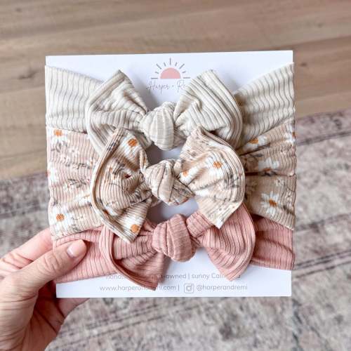 Neutral Daisies | Ribbed Baby Bow Bundle | Harper + Remi