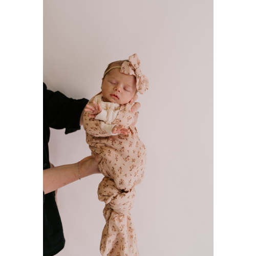 Muslin Swaddle & Bow Set | Paisley Coffee – Little and Fern