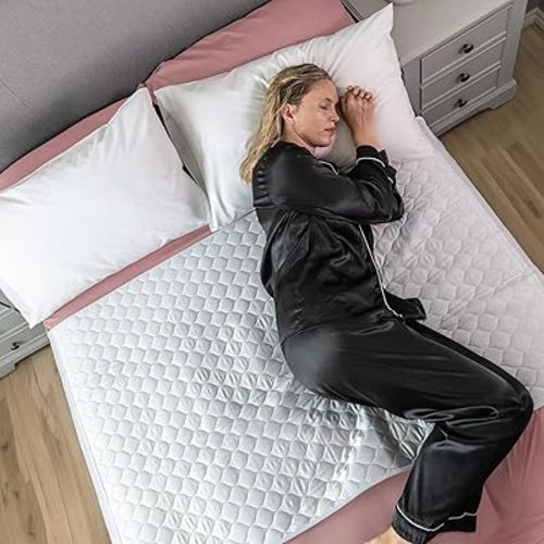 Hygge Sheets®️ Organic Washable Incontinence Bed Pads with Tucks - 100% Waterproof Reusable Mattress Protector Underpads - Rayon derived from Bamboo - Queen