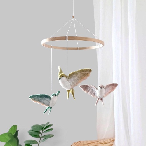 Bird mobile for nursery Flying bird baby mobile neutral Felt bird crib mobile Swallow mobile Nature bird nursery decor Boy baby shower gift