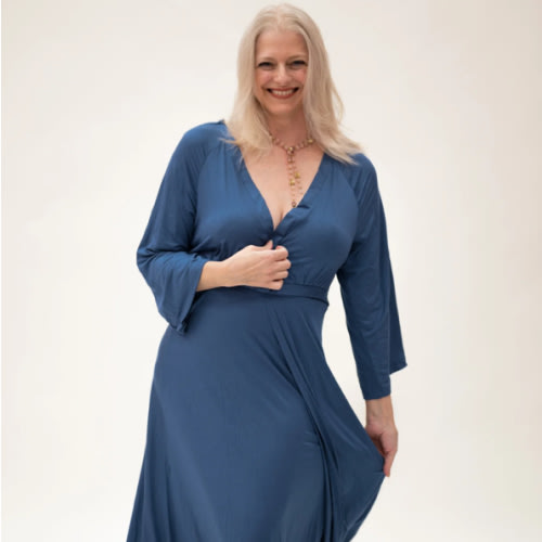 Amelia Labor & Postpartum Gown in Midnight Blue – Lila- Curve