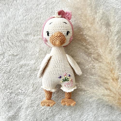 Handmade Crochet Duck Toy: Organic Cotton Amigurumi Doll, Natural Cotton, Babyshower