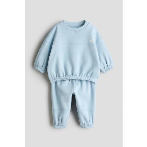 2-PIECE SWEATSHIRT AND JOGGERS SET