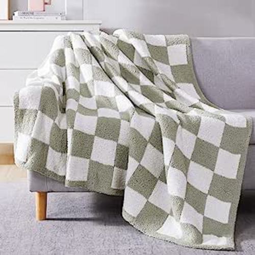 Amazon.com: WRENSONGE Checkered Throw Blanket, Sage Green Microfiber Soft Cozy Fluffy Warm Hand Made Throw Blankets for Couch, Sofa, Chair, Bed, Camping, Picnic, Travel Lightweight Bed Blanket - 50"*70" : Home & Kitchen