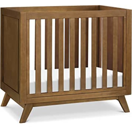 daVinci Otto 3-in-1 Mini Baby Crib with 4 Inch Mattress Included - GREENGUARD Gold Certified - Baby Crib Convertible to Toddler Bed & Daybed - 4 Adjustable Mattress Heights - Easy to Assemble - Walnut