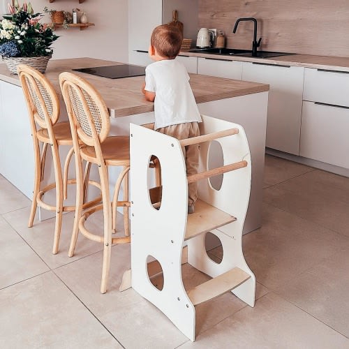 Montessori Learning Stool: Space-Saving Montessori Tower