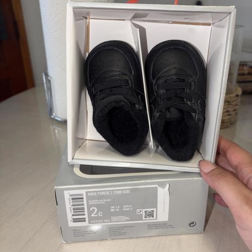 New Nike Force 1 black baby shoes size 2c 🖤...