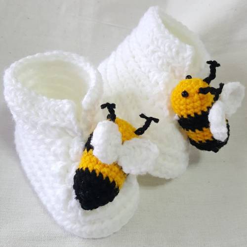 Crochet newborn baby booties &quot;Bee Have&quot;