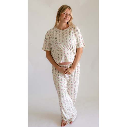 Women's T-Shirt and Pants Set in Purple Floral