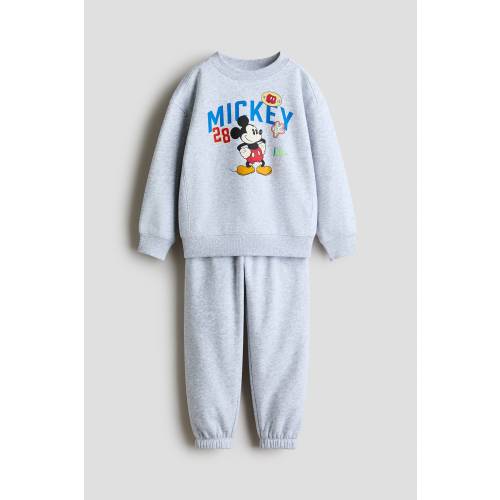 2-PIECE PRINTED SWEATSHIRT AND JOGGERS SET