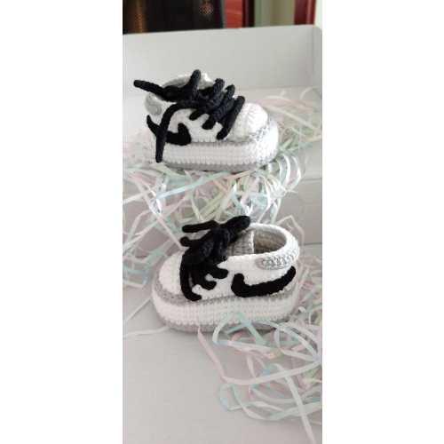 Crochet Baby Booties – Handmade Baby Sneakers, Soft Newborn Shoes, Baby Shower Gift for Boy or Girl