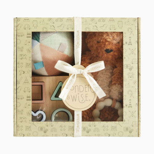Wonder & Wise Hello Baby Gift Set