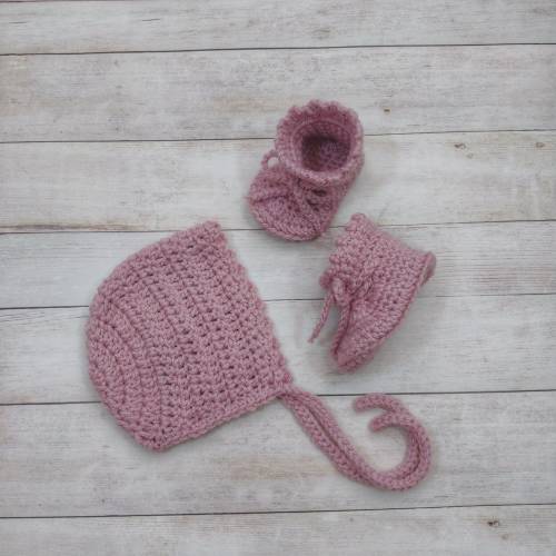 Baby Booties and Hat, Baby Girl Set, Baby Bonnet and Booties Set, Crochet Knit Booties, Newborn Shoes, Newborn Gift, Made to Order