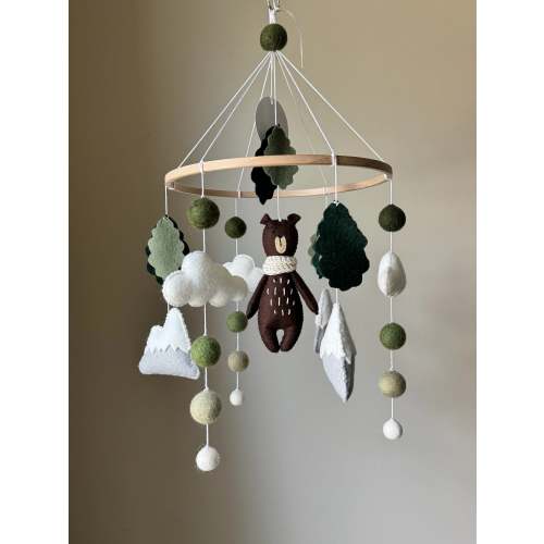 Woodland baby mobile