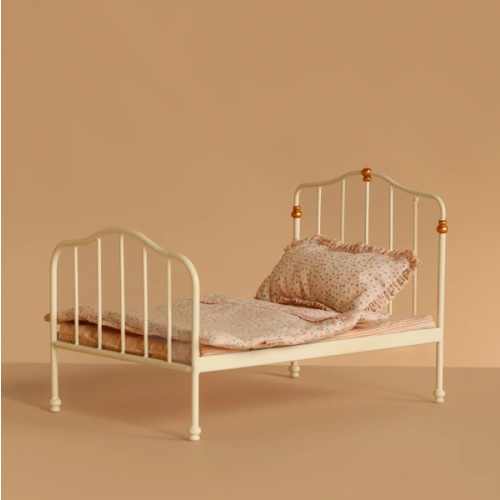 Maileg Vintage Bed, Mouse Size - Off White– Odin Parker