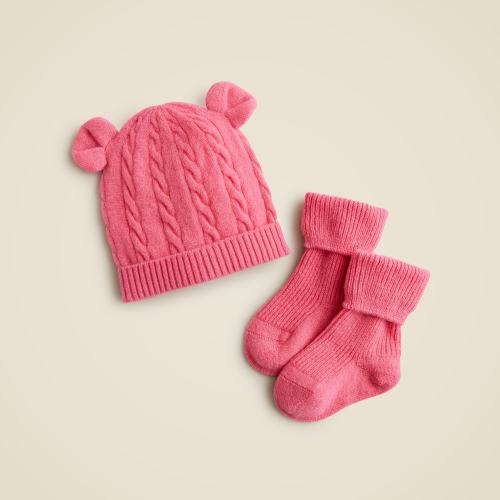 Limited-edition baby cashmere beanie and booties set