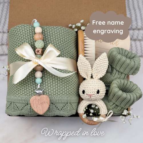 Personalized Fall Baby Shower Gift Box with Sage Green Knitted Blanket and Crochet Animal Rattle with Name, Gender Neutral Gift for New Mom