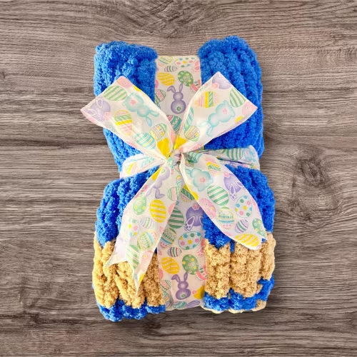 Handmade Chunky Knit Crochet Baby Blanket: Soft and Cozy Kids Bedroom Decor