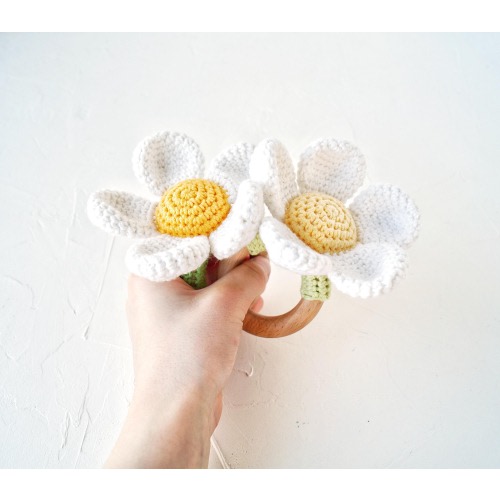 Personalized daisy baby toy, baby in bloom baby shower gift, Crochet flower cotton toy, Baby girl welcome gift, Summer baby announcement