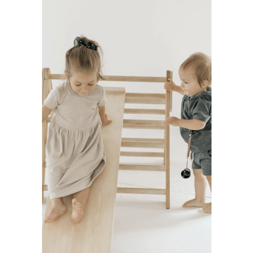 Montessori Wooden Climbing Triangle: Indoor Gym Pickler Frame