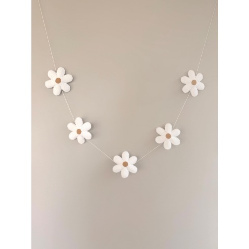 Daisy Custom Garland, Flower Garland, Cute Felt Aesthetic Garland, Kids Wall Hanging Decor, Floral Nursery Garland, Flower Party Garland
