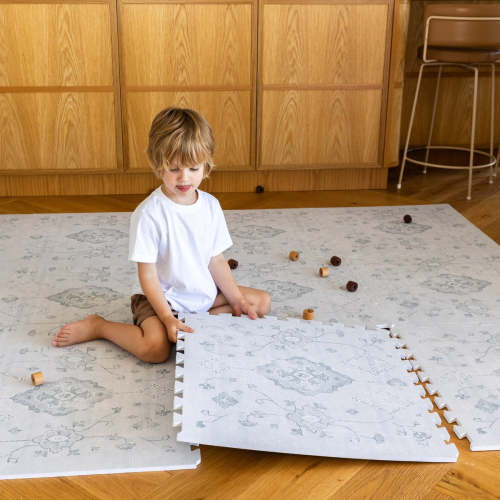 Vintage Playmat | Ash