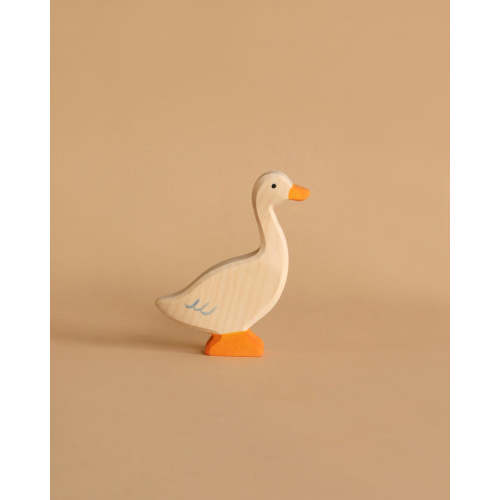 Holztiger Goose, Standing