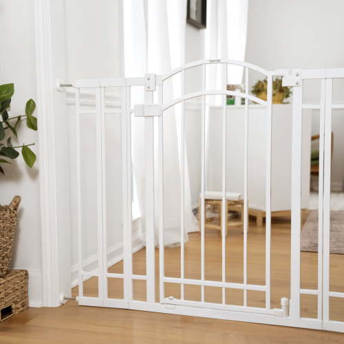 Ingenuity The Doorway 48W Series Pet and Baby Gate - White