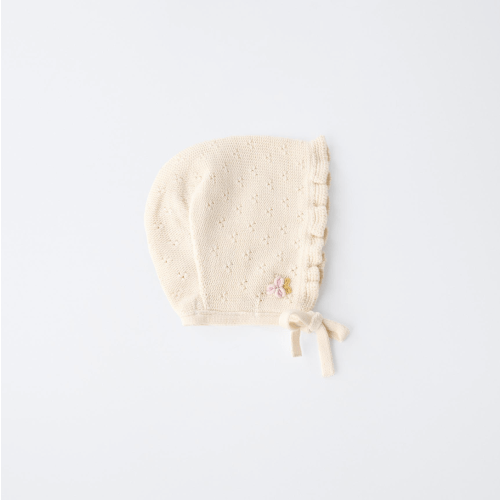 EMBROIDERED FLOWER KNIT BONNET