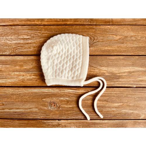Newborn Merino Bonnet: Cream Knit Baby Hat with Ties