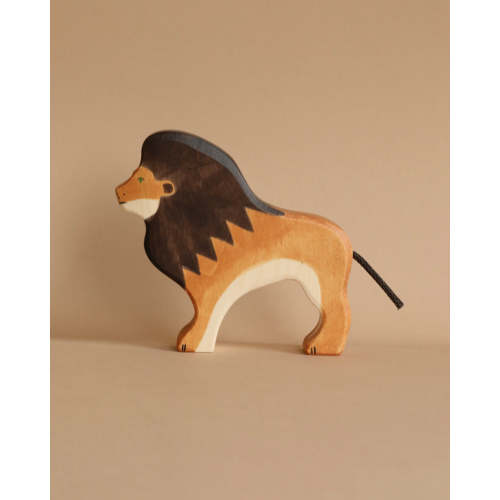 Holztiger Lion