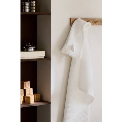 HOODED BATH TOWEL