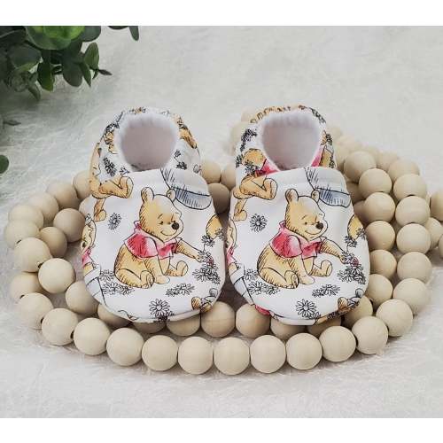 Winnie the Pooh Moccasin, Baby Moccasin, Baby Shower Gift, Baby Boy Shoes, Baby Slippers, Girl Slippers, Soft Baby Shoe, Pooh Bear Slippers