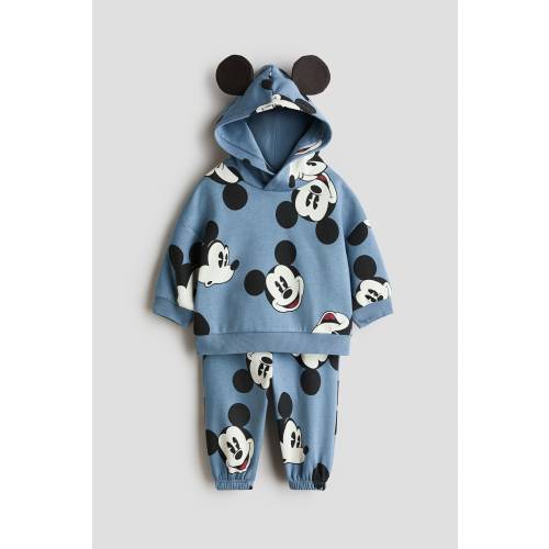 2-PIECE HOODIE AND JOGGERS SET