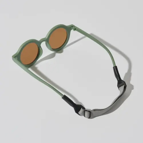 Attache pour lunettes soleil