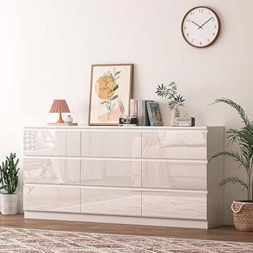 9 Drawers Dresser with Charging Station, Modern Large Dresser with 9 Handle Free Drawers, Wood Chest of Drawers for Bedroom, Living Room, Entryway, Hallway, White
