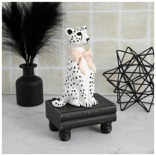 Cheetah With Pink Bow Figurine