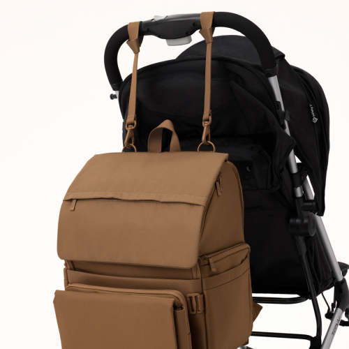 BÉIS 'The Ultimate Diaper Backpack' in Camel - Diaper Bag Backpack in Camel Brown