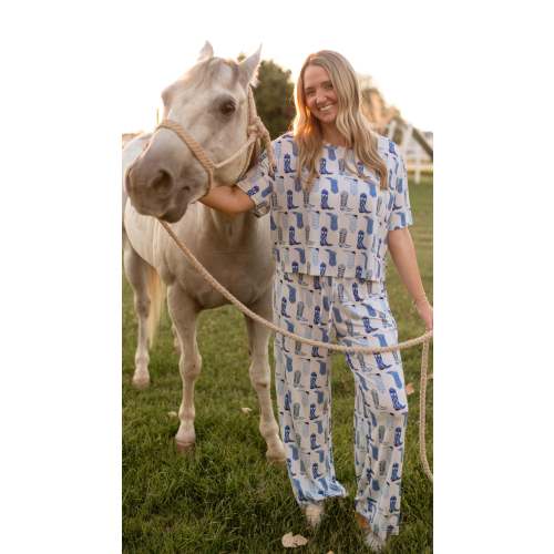 Women’s T-Shirt and Pants Set In Blue Western Boots