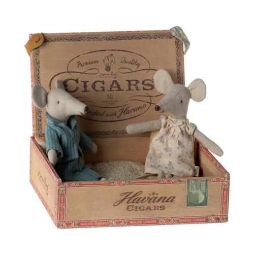 Mum & Dad Mice in Cigar Box - Maileg USA