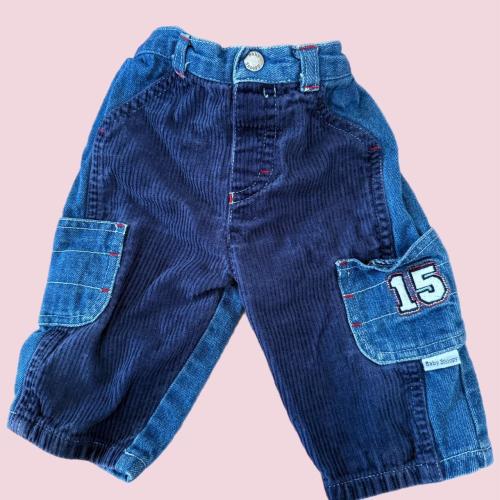 Baby snoopy jeans
Size 3-6 months
Super stylish and...