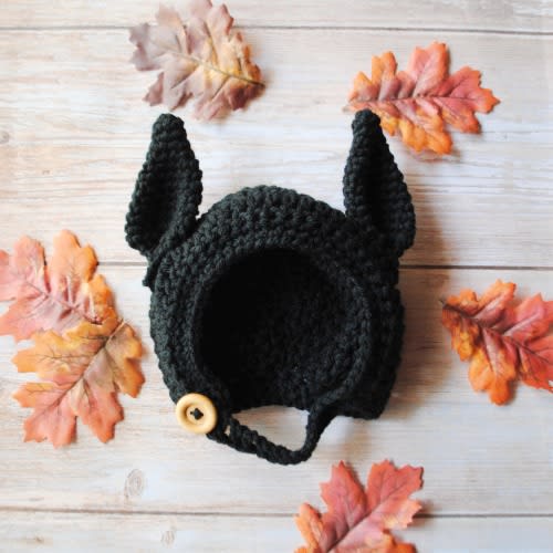 Crochet Baby Bat Bonnet: Newborn Halloween Costume with Ears