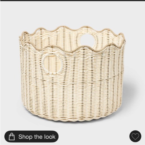 "Scalloped Poly Rattan Large Decorative"