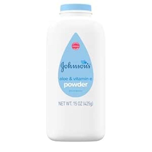 Johnson's Baby Powder with Naturally Derived Cornstarch, Aloe & Vitamin E for Delicate Skin, Hypoallergenic, Free of Parabens, Phthalates & Dyes for Gentle Baby Skin Care, 15 oz